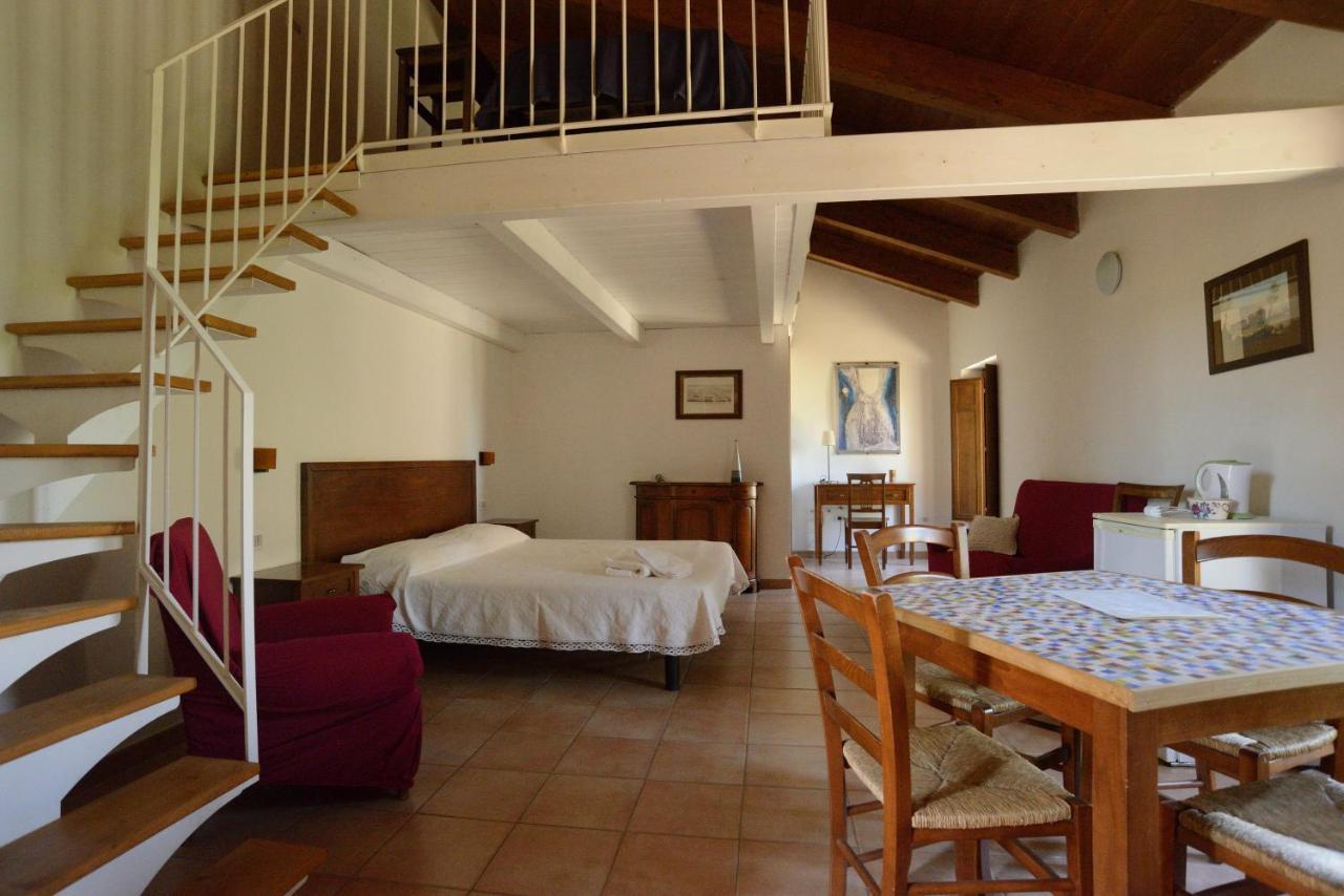 パエストゥム Casa Del Geco Bed & Breakfast エクステリア 写真